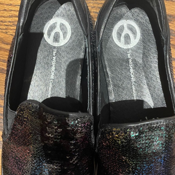 Wishbone sneakers. Worn once. 10 but fits like a 9.5 - Picture 8 of 8